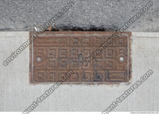 manhole cover rusty 0001